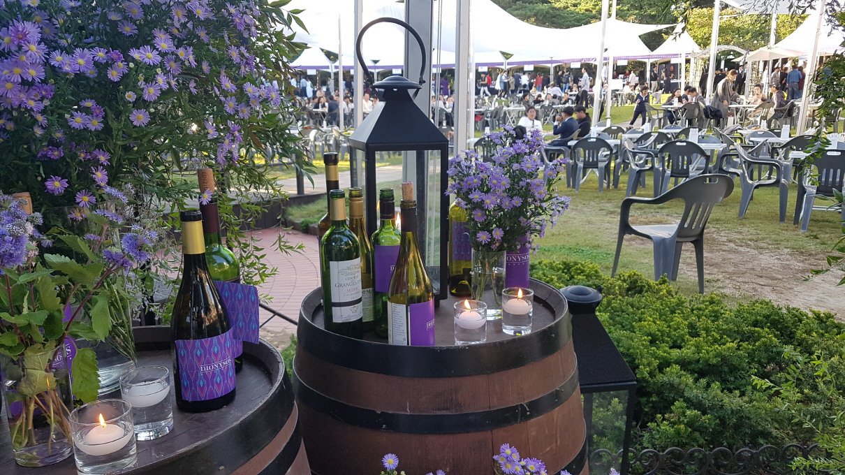 Wine fair at Mayfield hotel